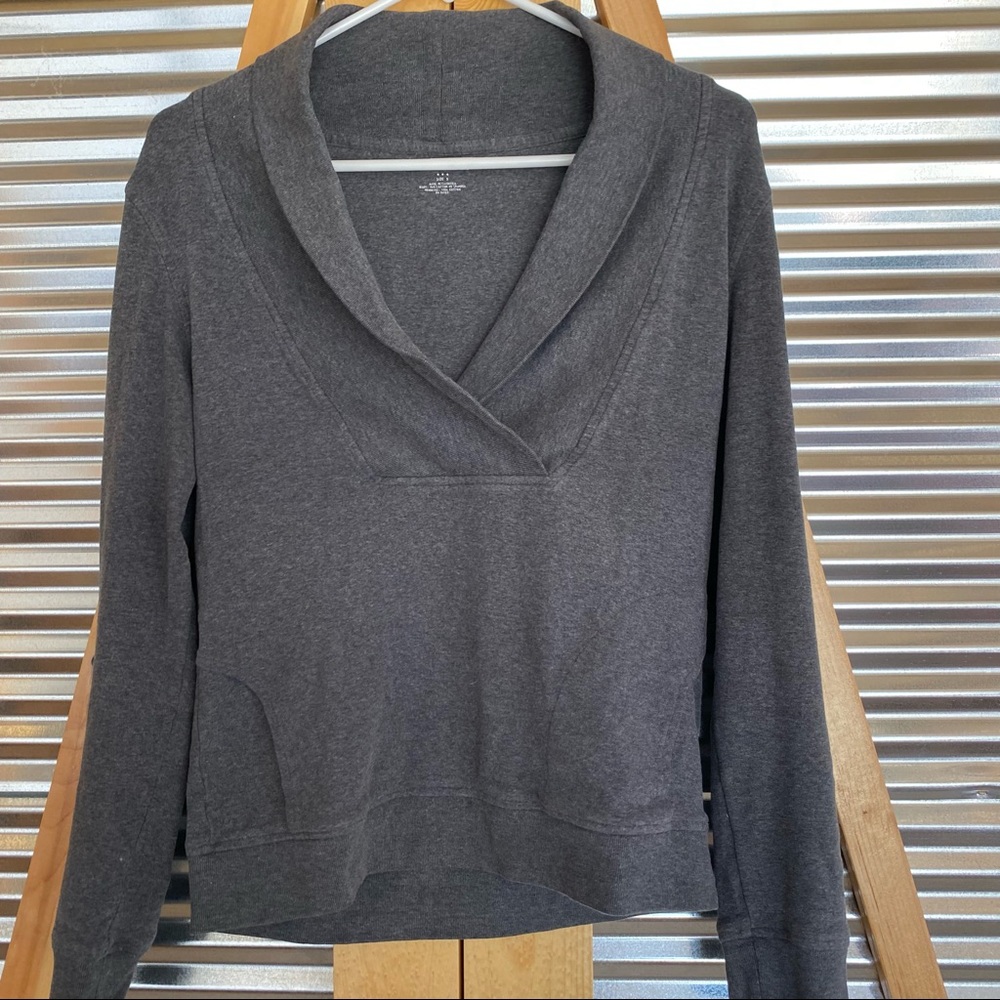 BANANA REPUBLIC GREY SWEATER SHAWL NECK